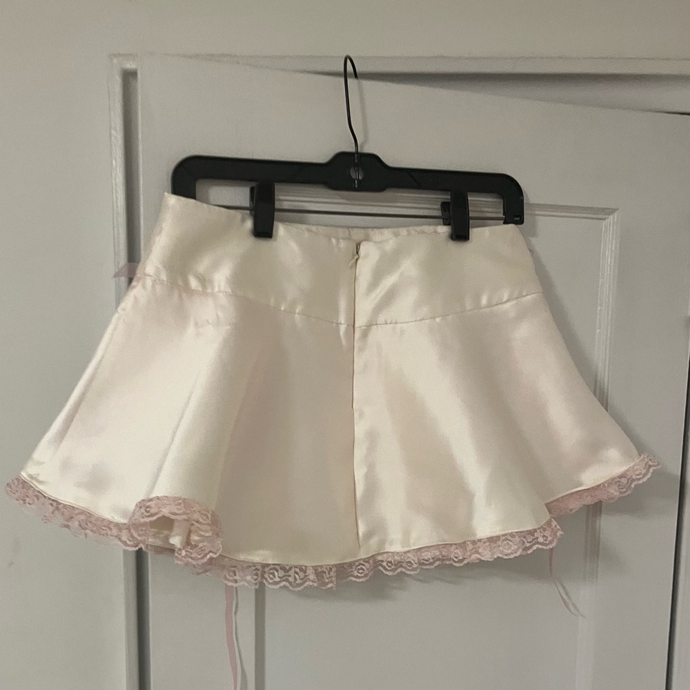 NWT - Sugar Thrillz Cream & Pink Puffy Lace Up Mini Skirt - M - Picture 2 of 8